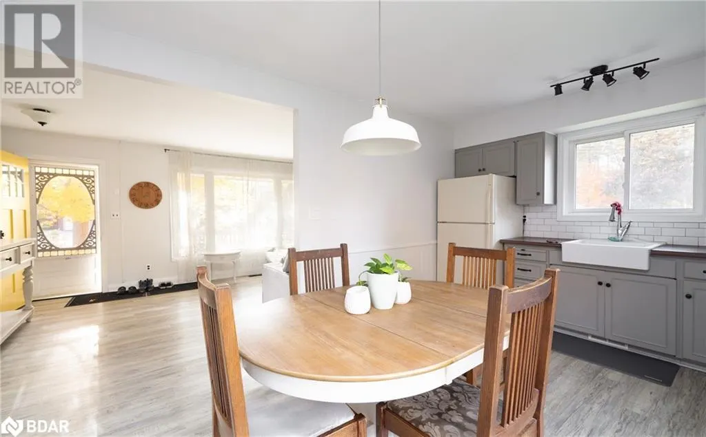 47 LAKESHORE Road W