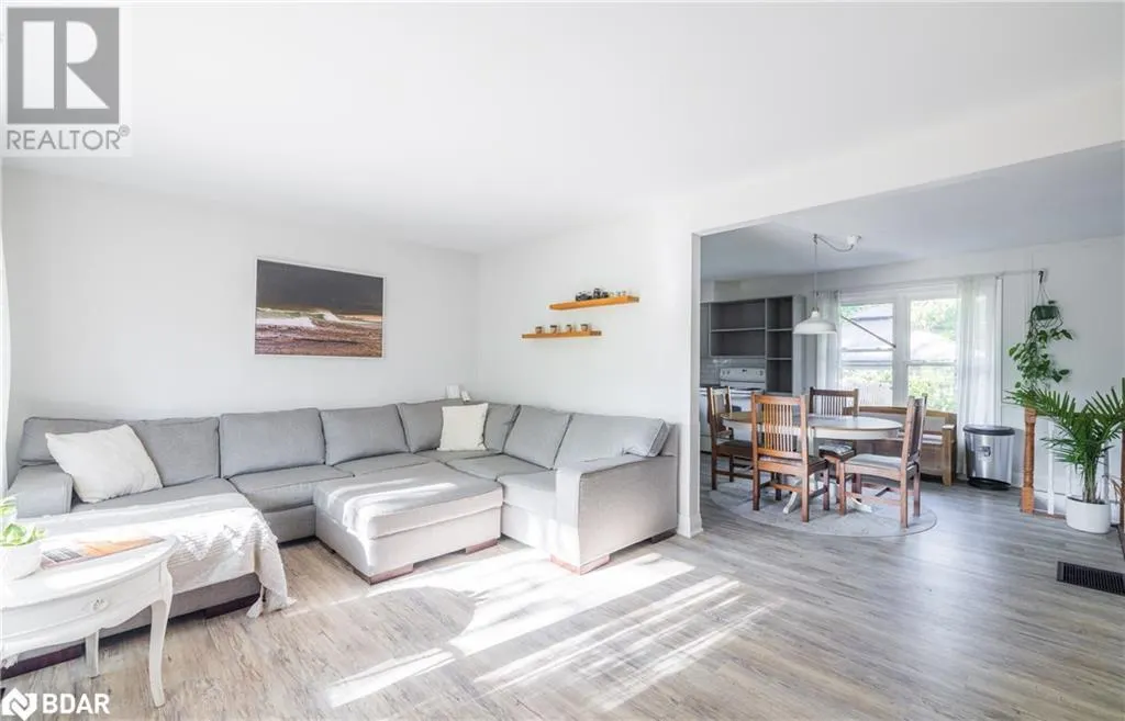 47 LAKESHORE Road W