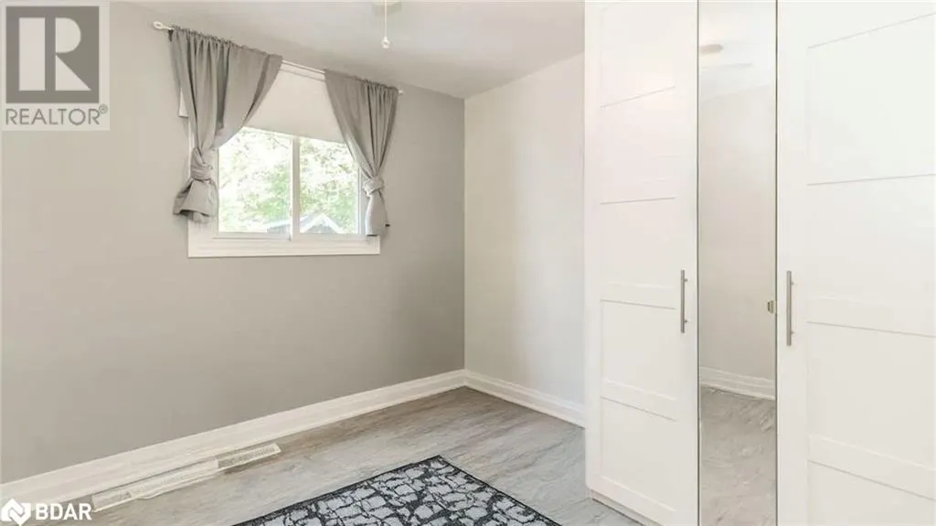 47 LAKESHORE Road W