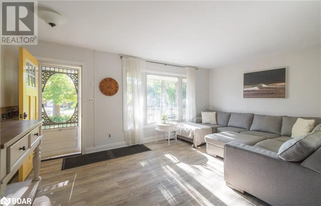 47 LAKESHORE Road W