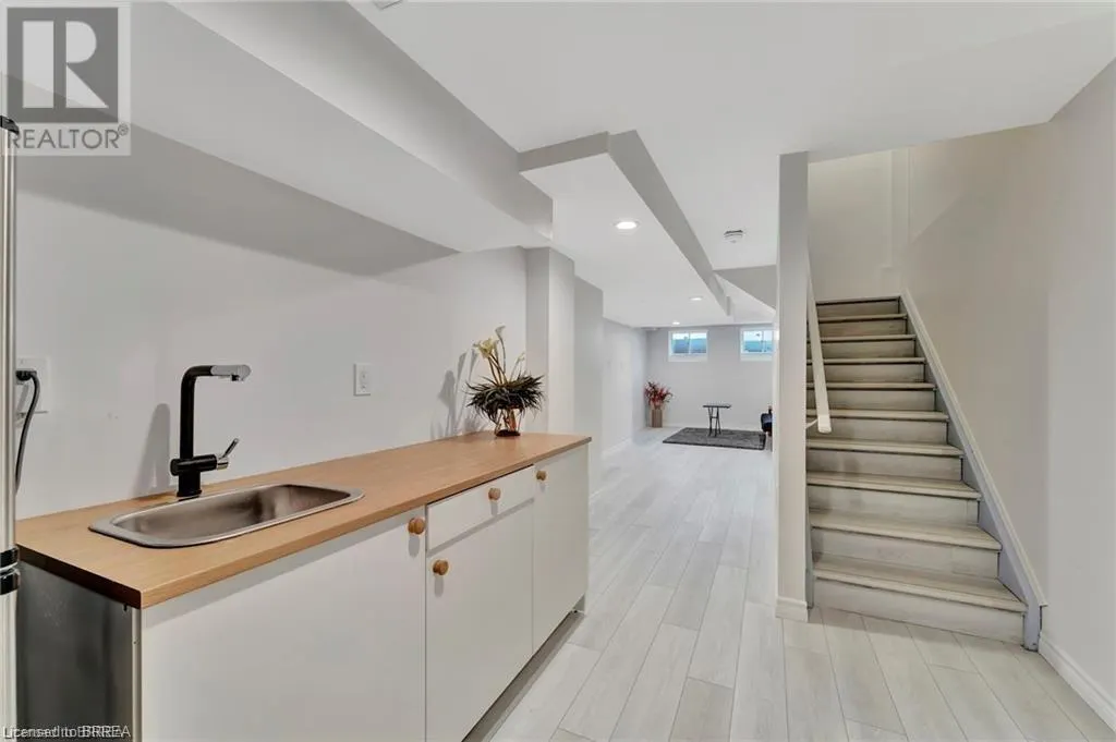 6 TARRISON Street