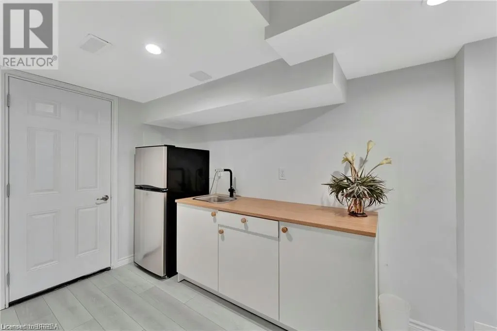 6 TARRISON Street