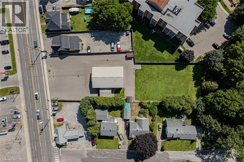 316 QUEENSWAY W