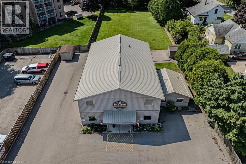 316 QUEENSWAY W