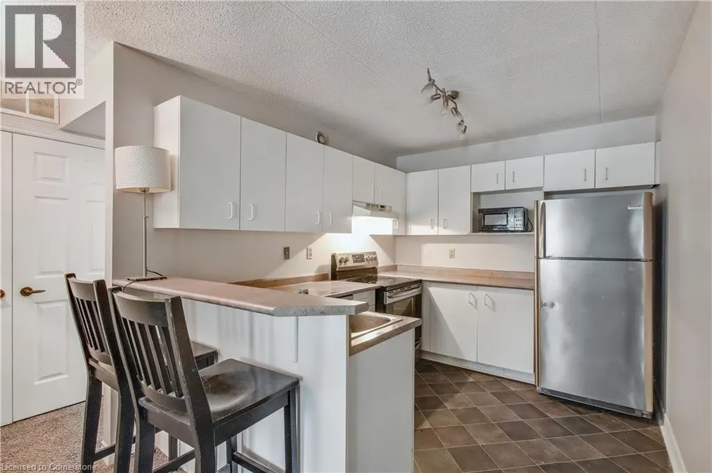 2010 CLEAVER Avenue Unit# 207, #207