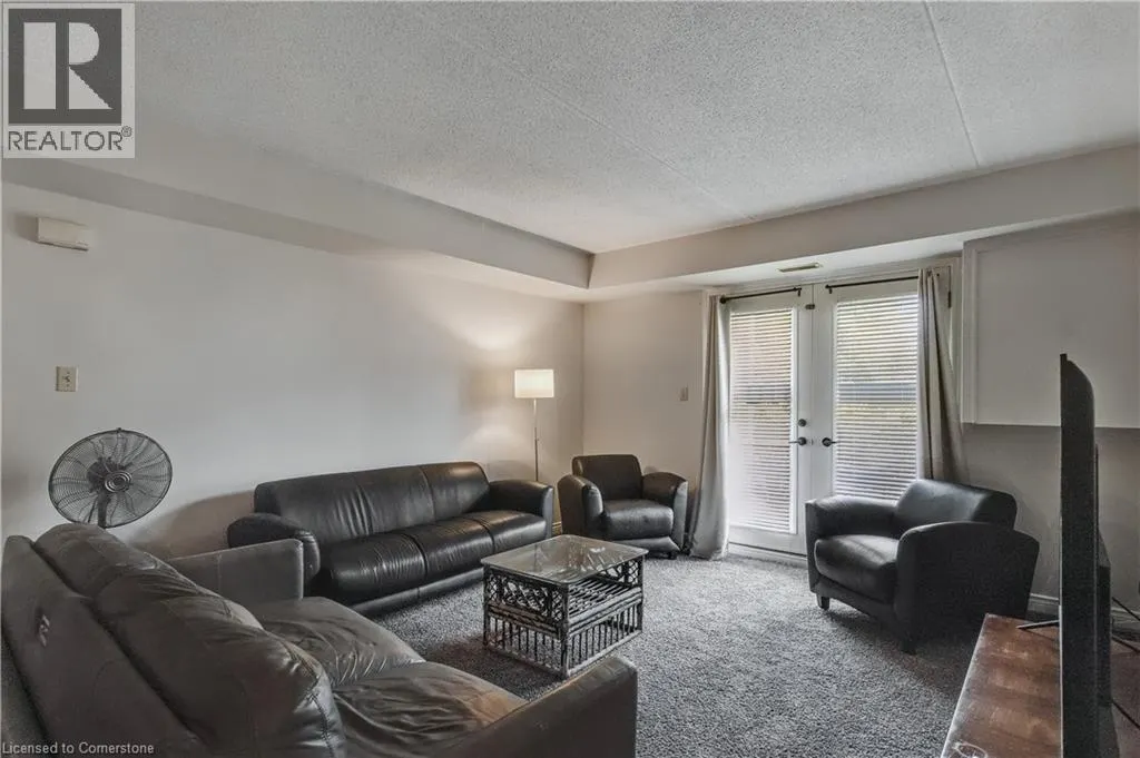 2010 CLEAVER Avenue Unit# 207, #207