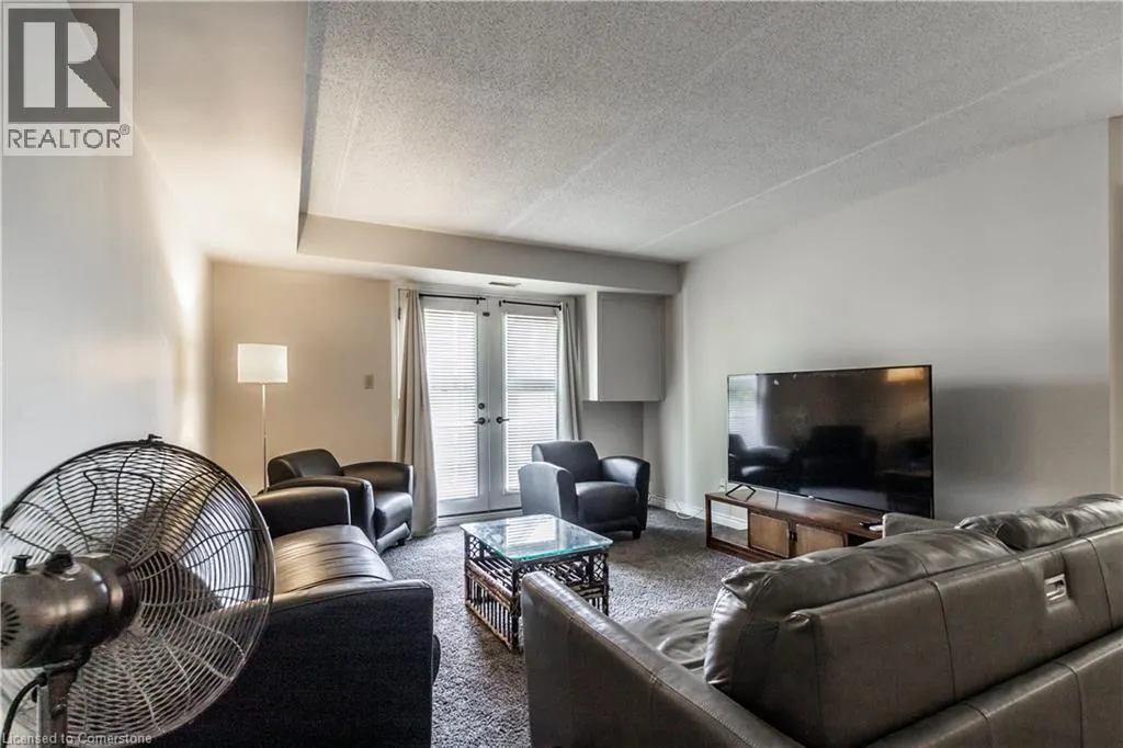 2010 CLEAVER Avenue Unit# 207, #207