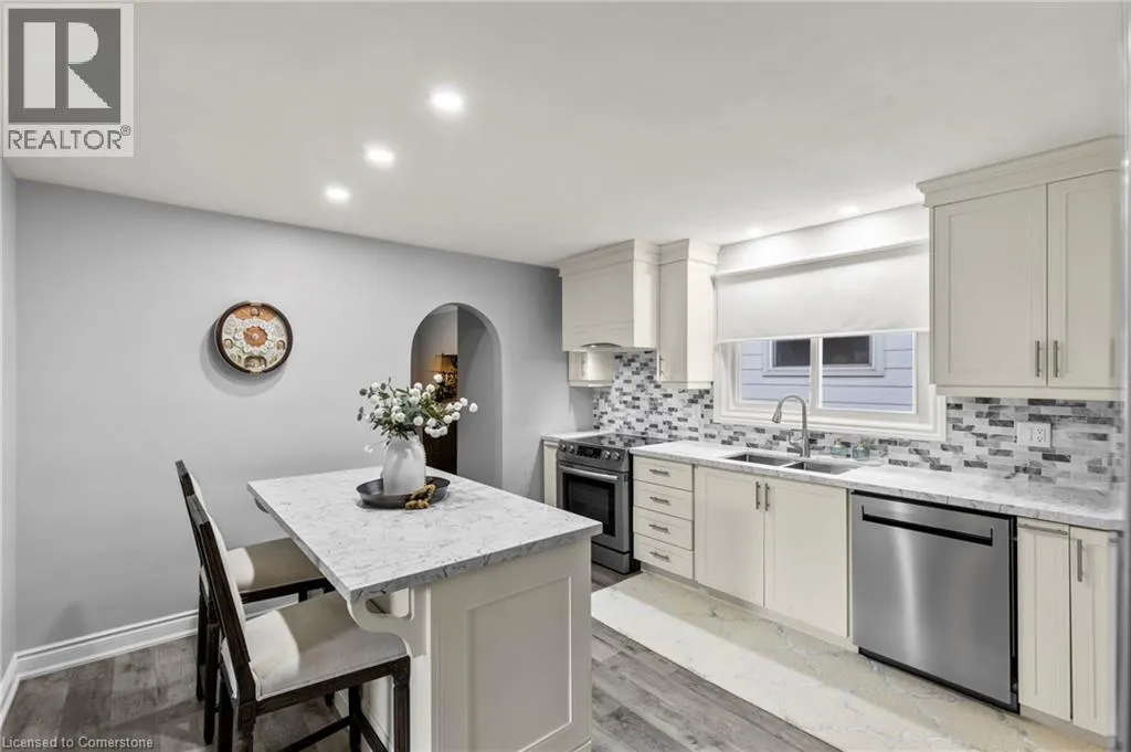 15 DEBORA Drive