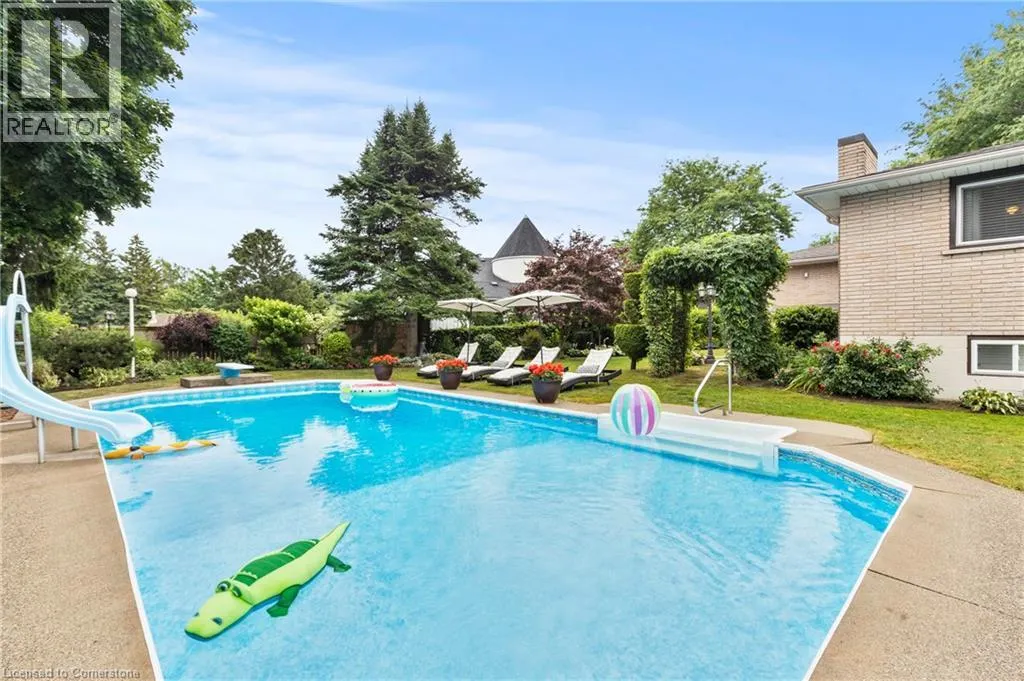 15 DEBORA Drive
