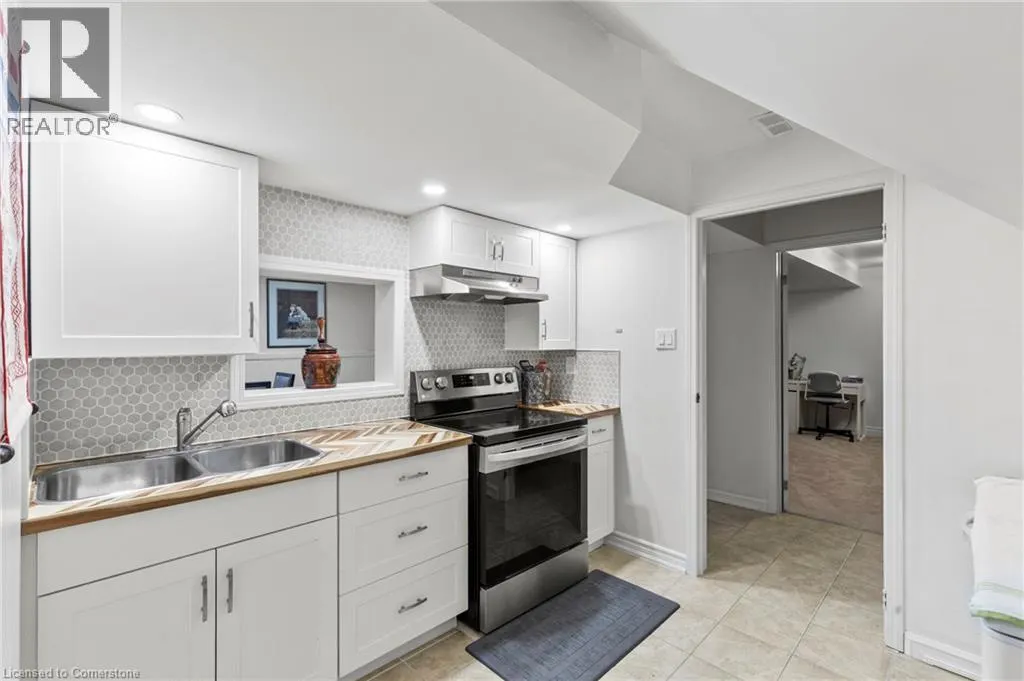 15 DEBORA Drive