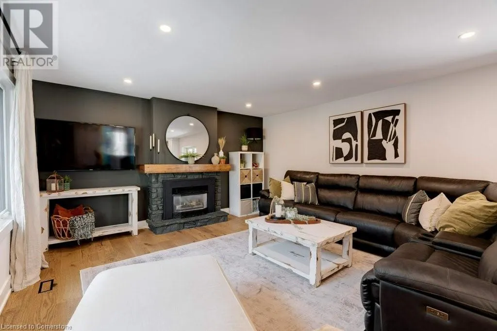 258 GARDENVIEW Drive