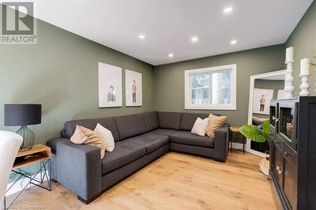 258 GARDENVIEW Drive