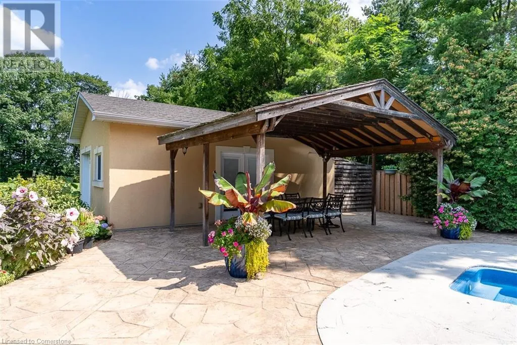 24 JOHN MARTIN Crescent