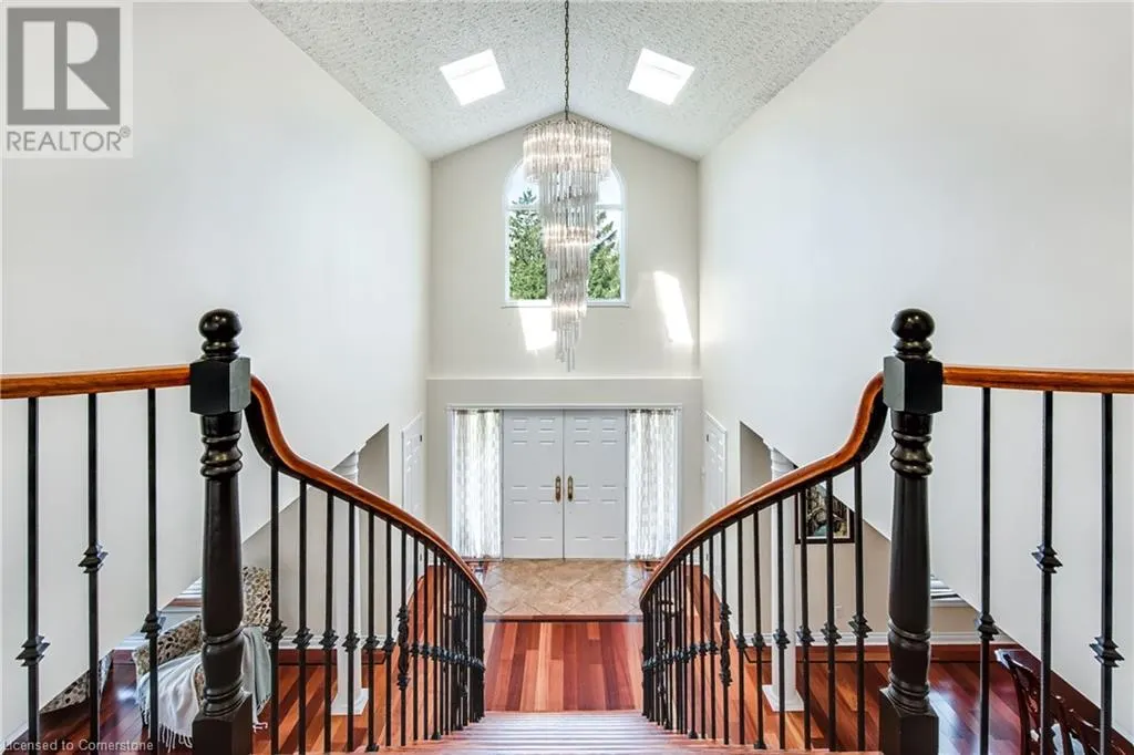 24 JOHN MARTIN Crescent