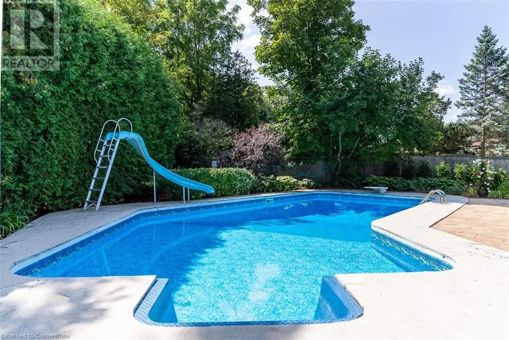 24 JOHN MARTIN Crescent