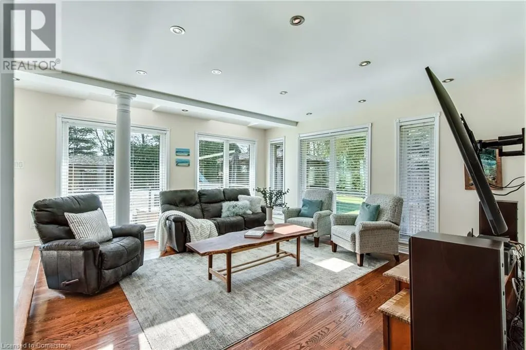 24 JOHN MARTIN Crescent