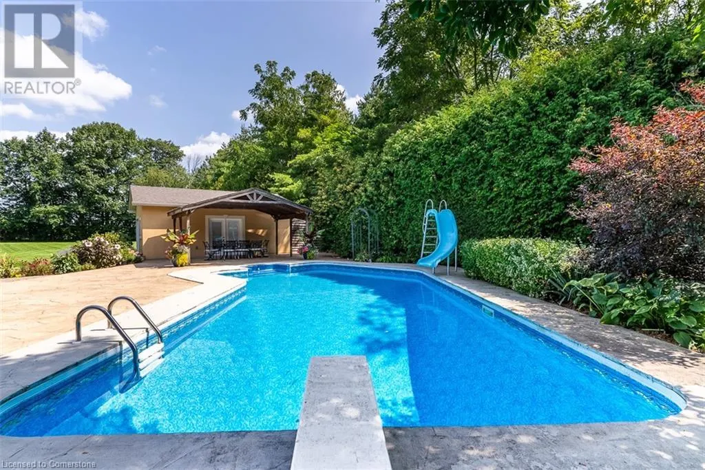 24 JOHN MARTIN Crescent