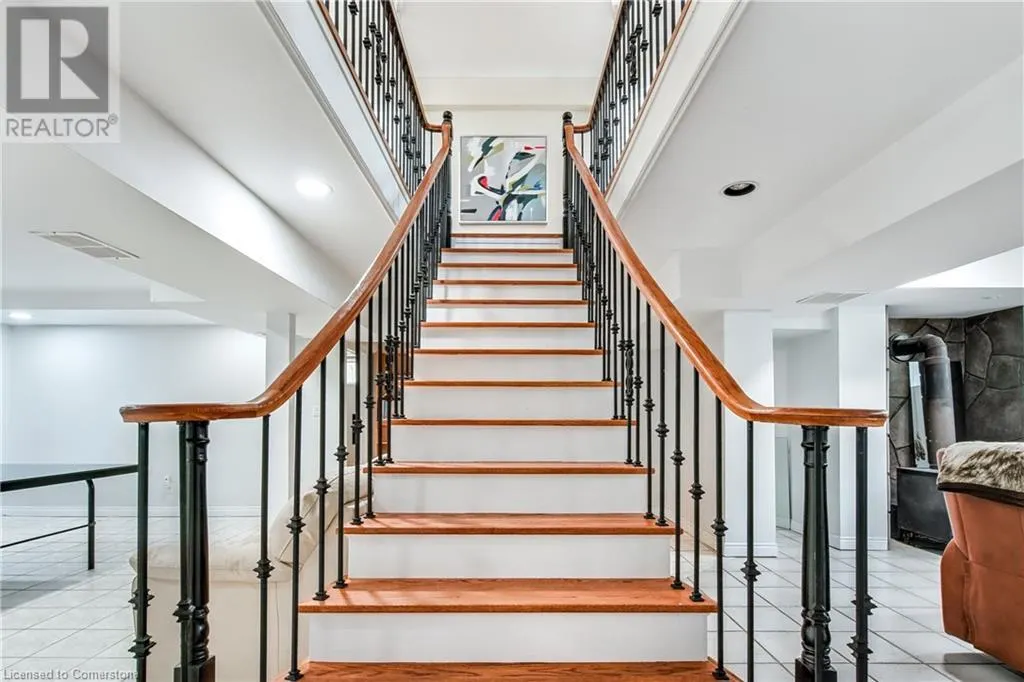 24 JOHN MARTIN Crescent