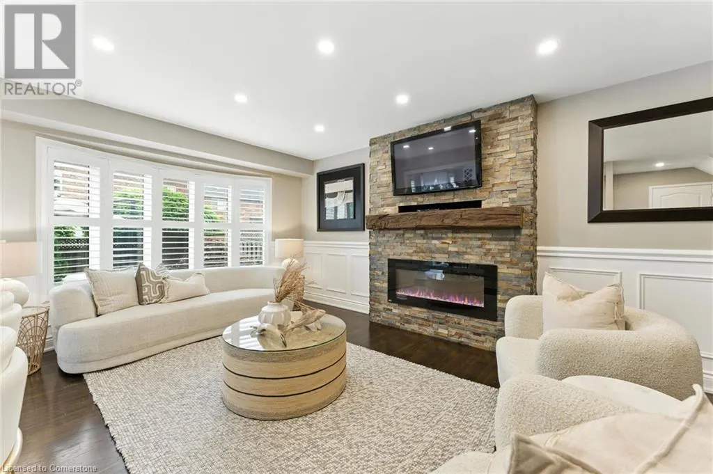 2484 WHITEHORN Drive
