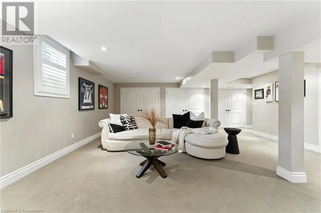2484 WHITEHORN Drive