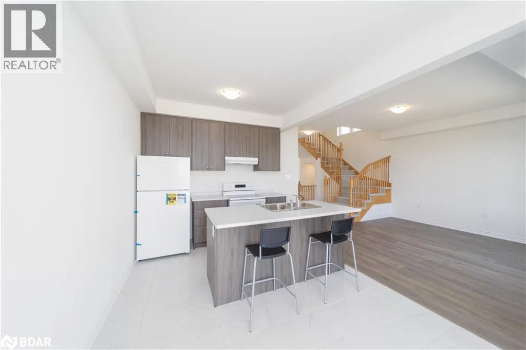 4 SHAPIRA AVE