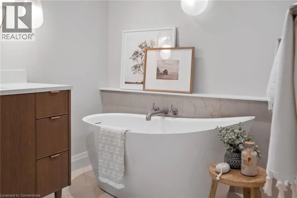2190 LAKESHORE Road Unit# 403, #403