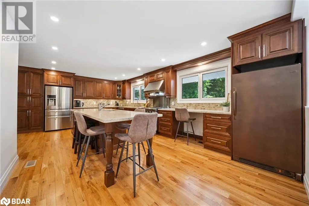 470 PARKVIEW Court