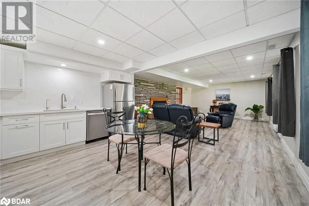 470 PARKVIEW Court