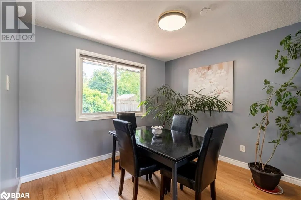 35 ASHBURTON Crescent