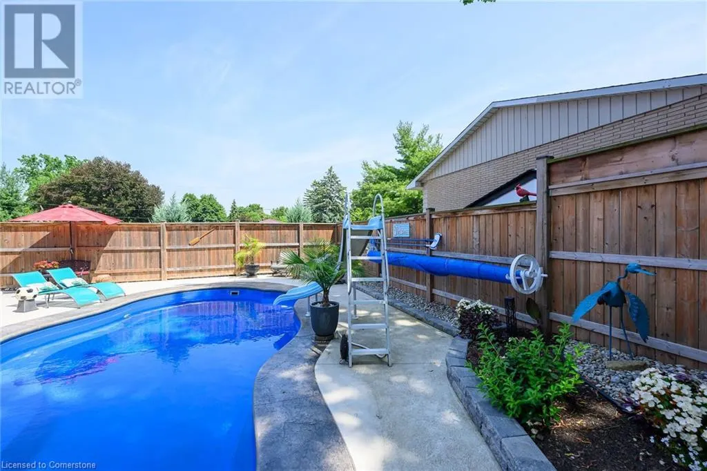 8 BENDAMERE Drive
