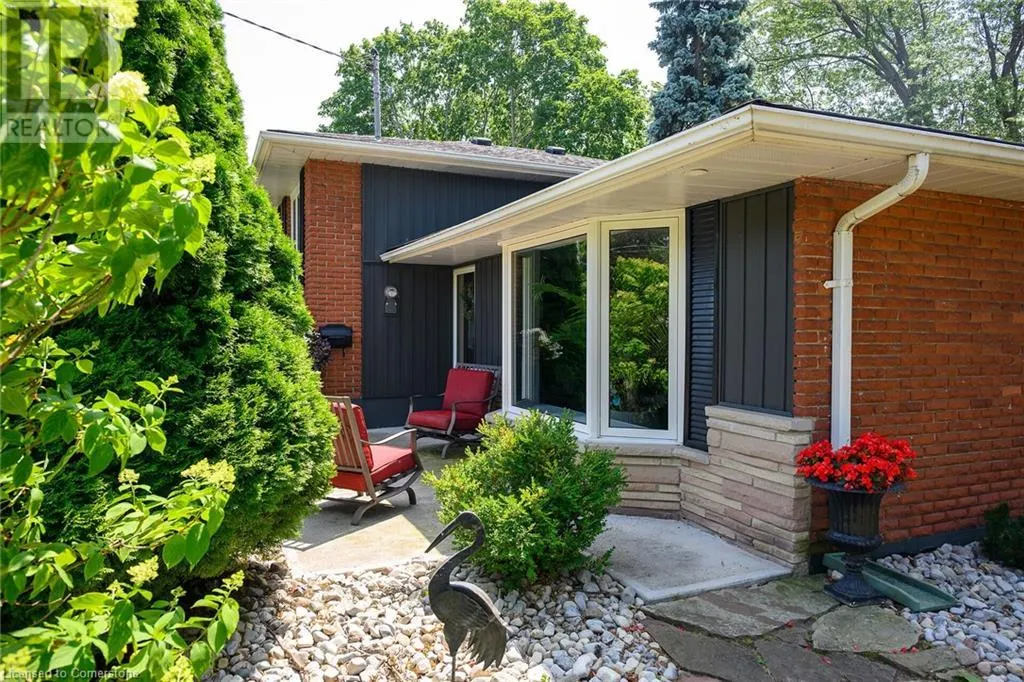 8 BENDAMERE Drive