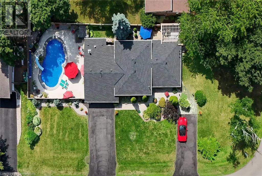 8 BENDAMERE Drive