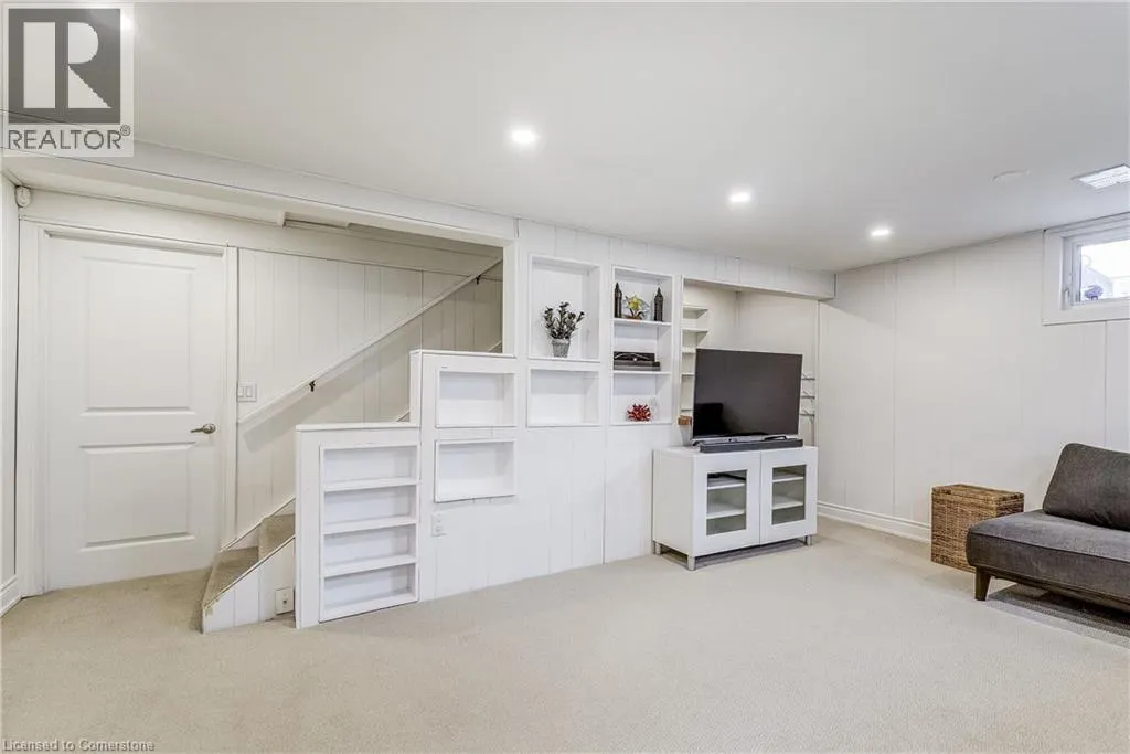 183 NASH Road N