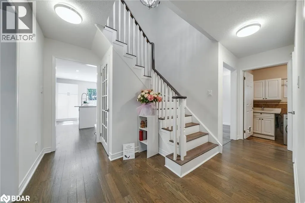 6 MILNE Court
