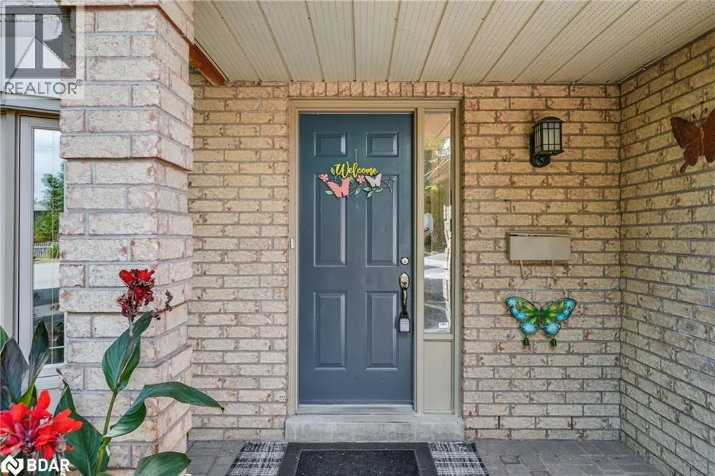 6 MILNE Court