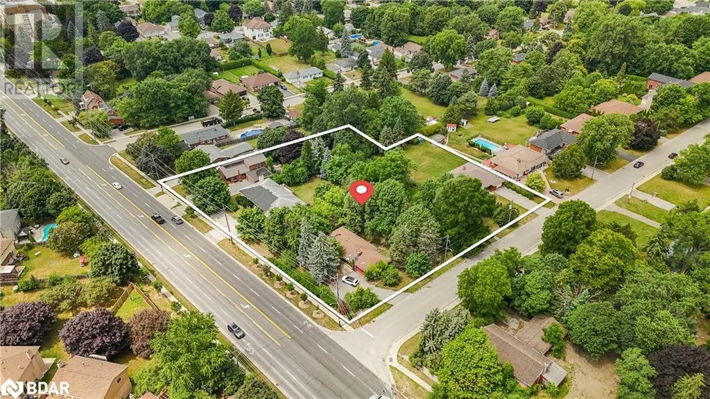 1015,1025,1029 DAVIS & 22 HAMILTON Drive