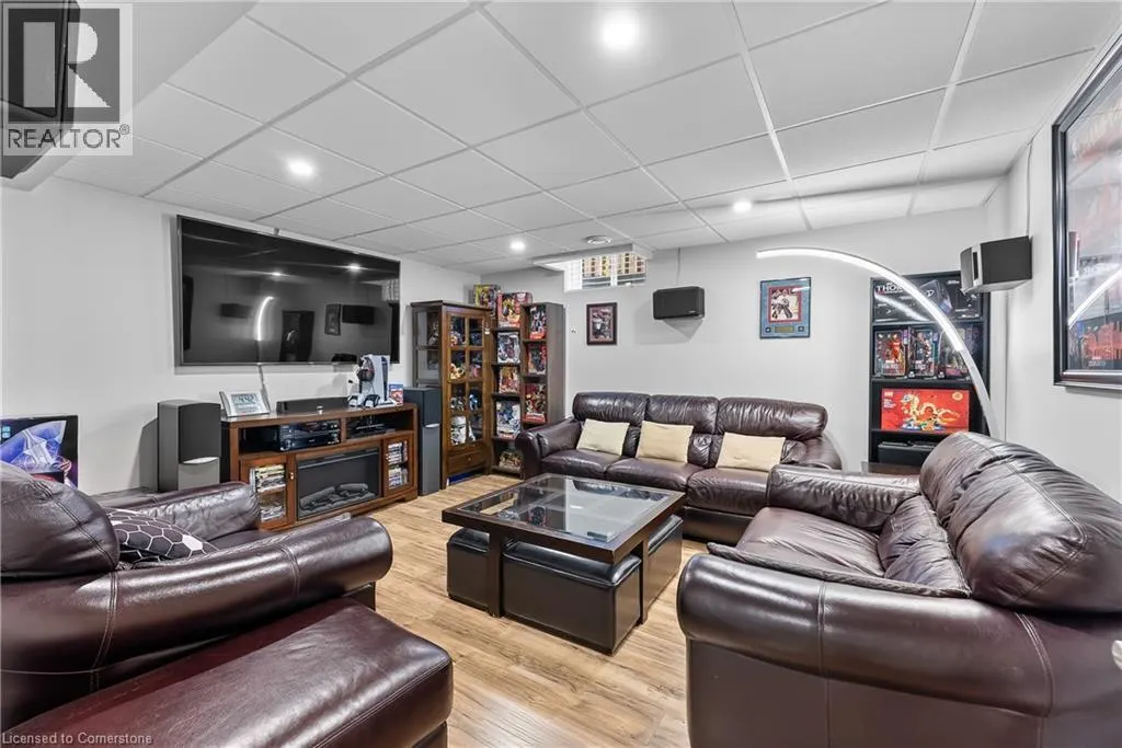 5743 JAKE Crescent
