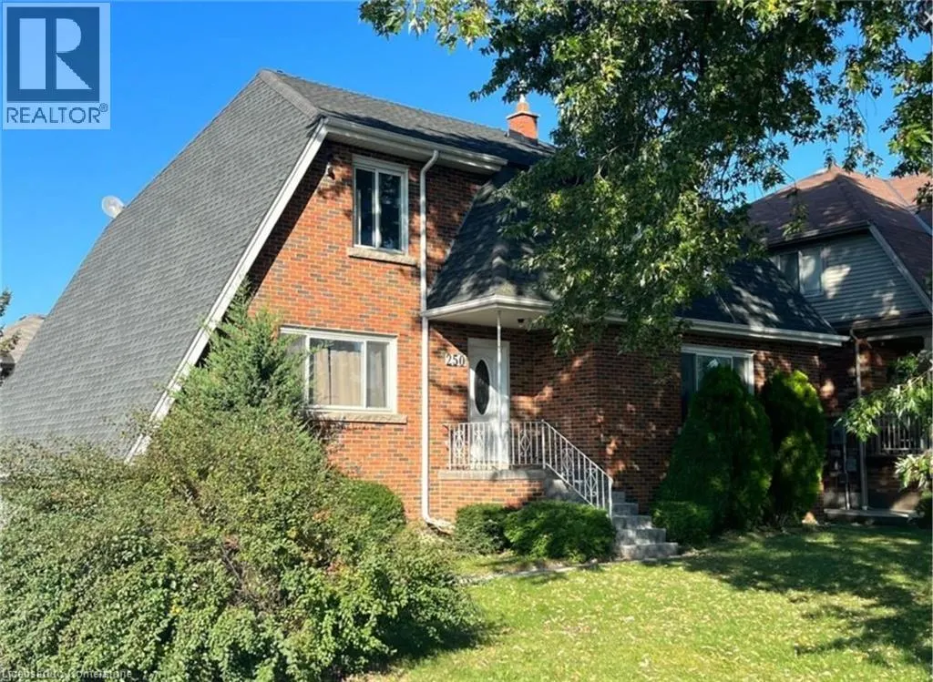 250 HIGHLAND Road W