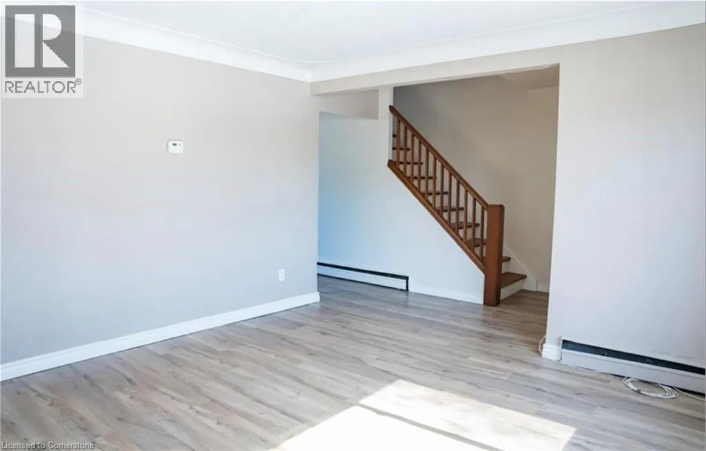 250 HIGHLAND Road W