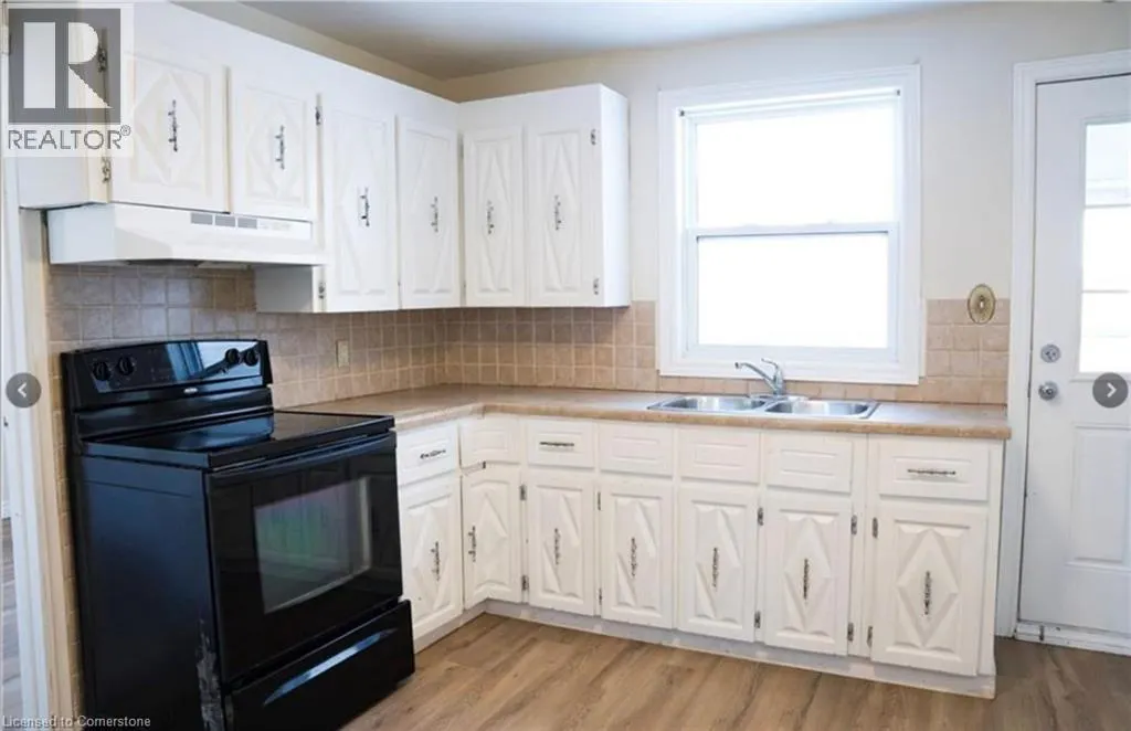 250 HIGHLAND Road W