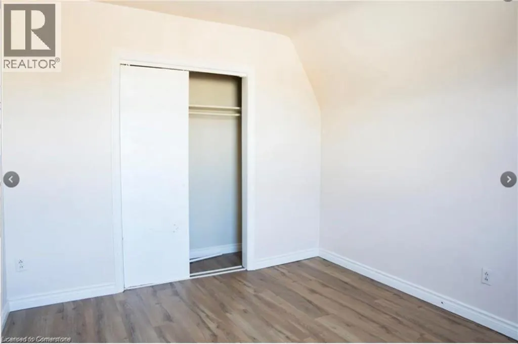 250 HIGHLAND Road W
