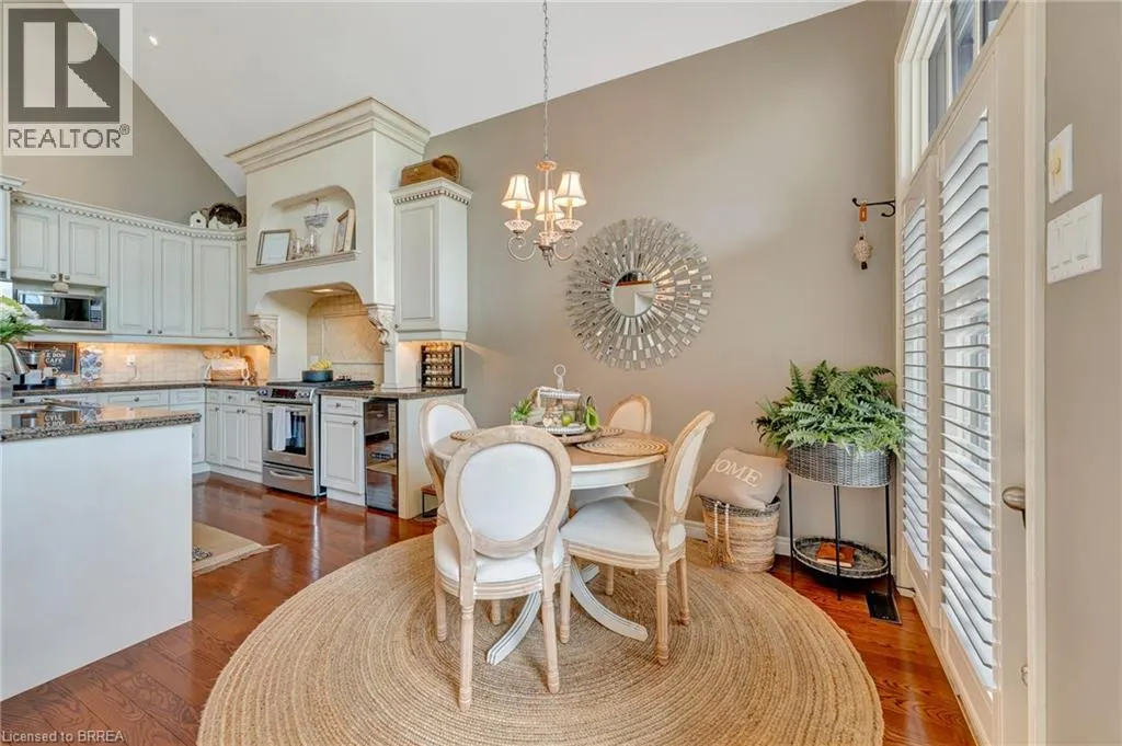 4 MACDONALD Crescent