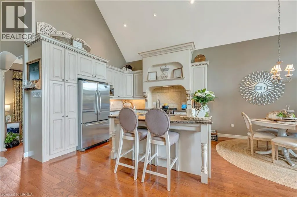 4 MACDONALD Crescent