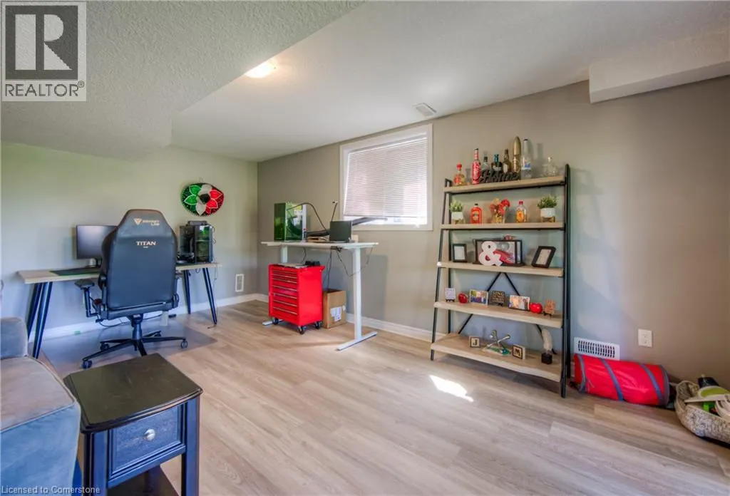468 FAIRWAY Road