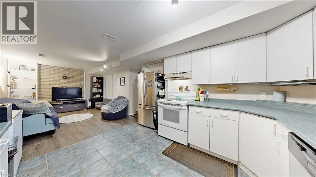 23 BRIARLEA Road