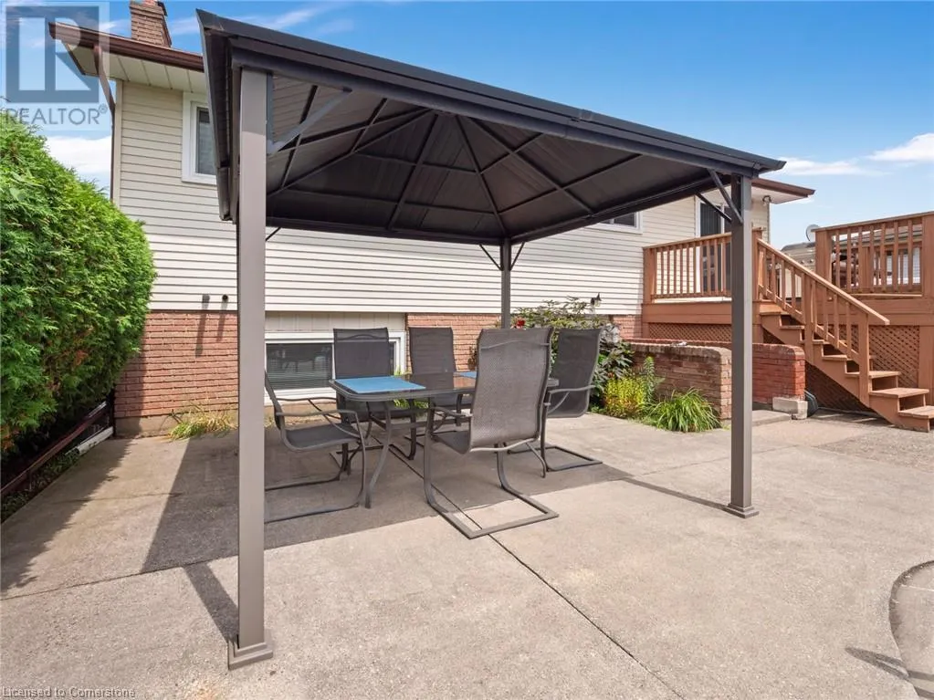 36 ROBERT Street
