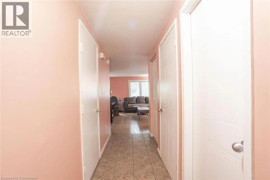 78 GRANDRIDGE Crescent
