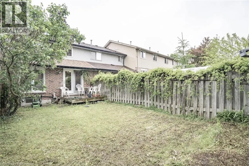 78 GRANDRIDGE Crescent