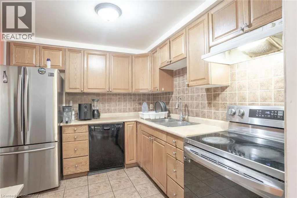78 GRANDRIDGE Crescent