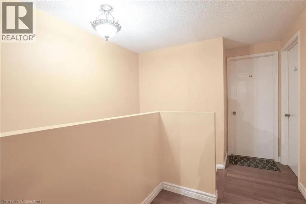 78 GRANDRIDGE Crescent